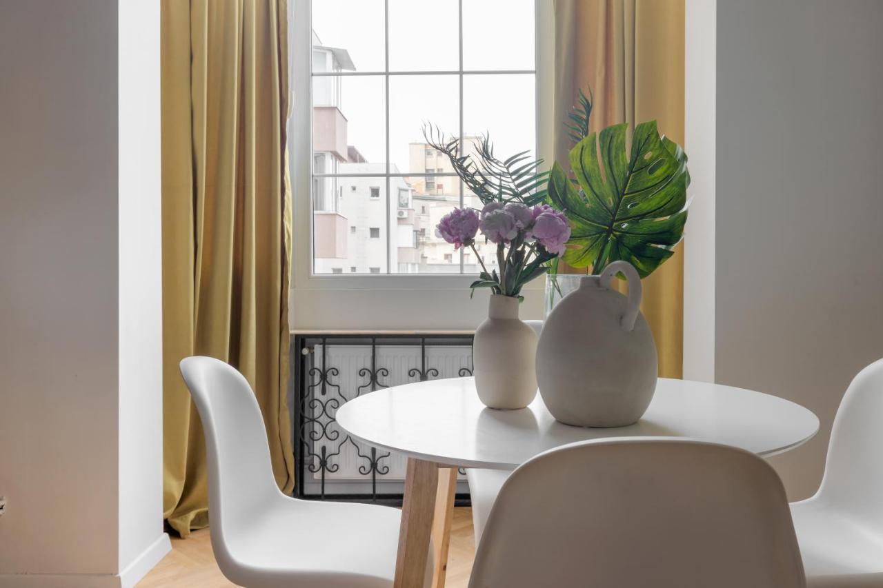 Appartement Little Paris By Urbanesq à Bucarest Extérieur photo